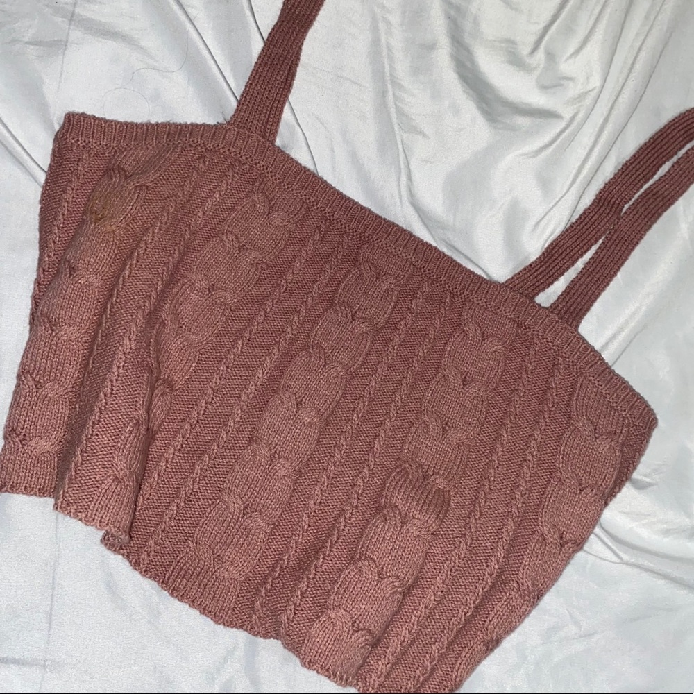 Knitted pink crop top